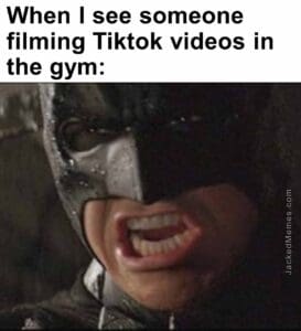 When i see someone filming tiktok videos in the gym