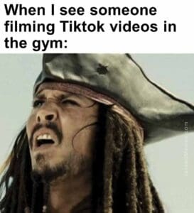 When i see someone filming tiktok videos in the gym