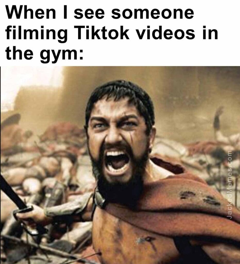 When i see someone filming tiktok videos in the gym